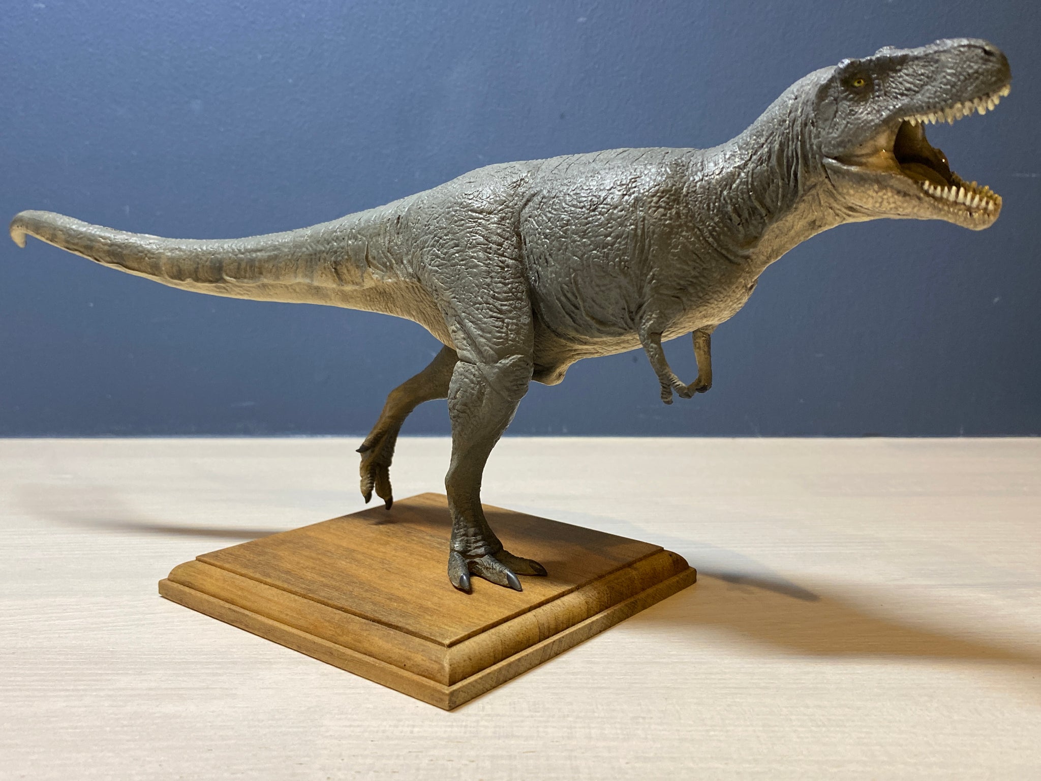 低価超激安ティラノサウルス　メタリック塗装完成品 置物